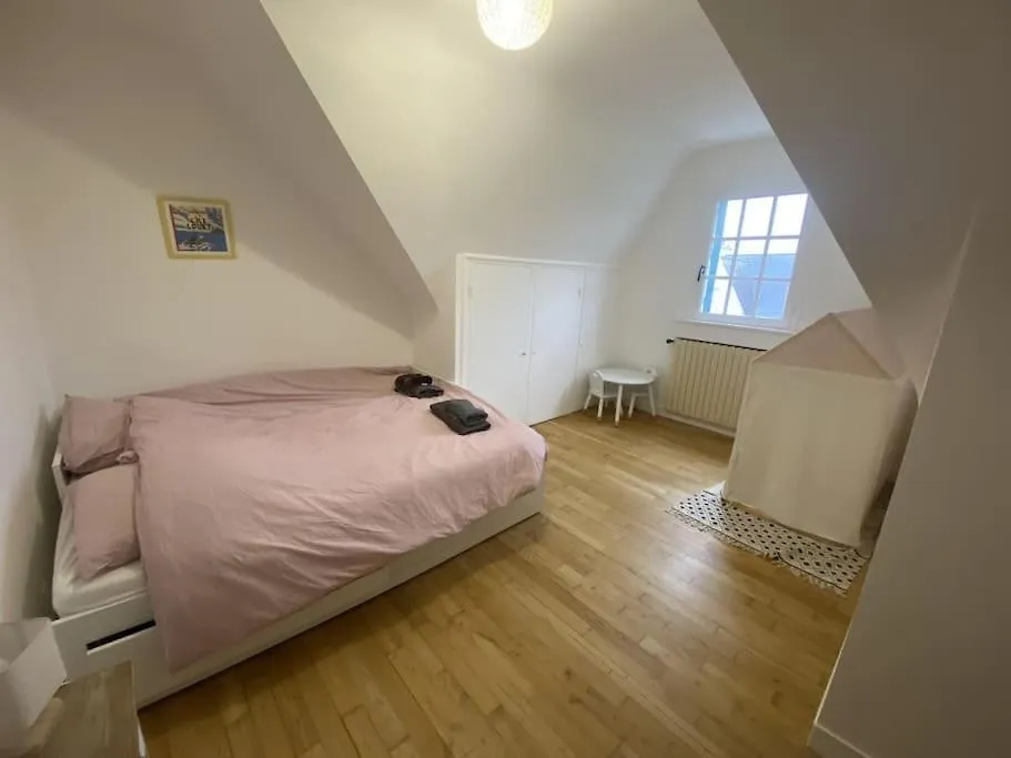 Hébergement de vacances Maison Avec Jardin Proche Du Centre Et Des Plages Carantec